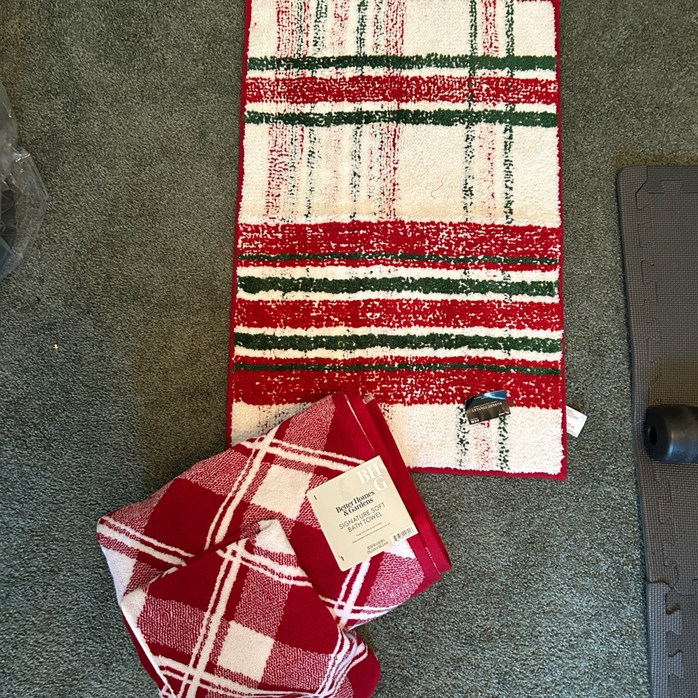 Festive Red and Green Holiday Rug and towel set